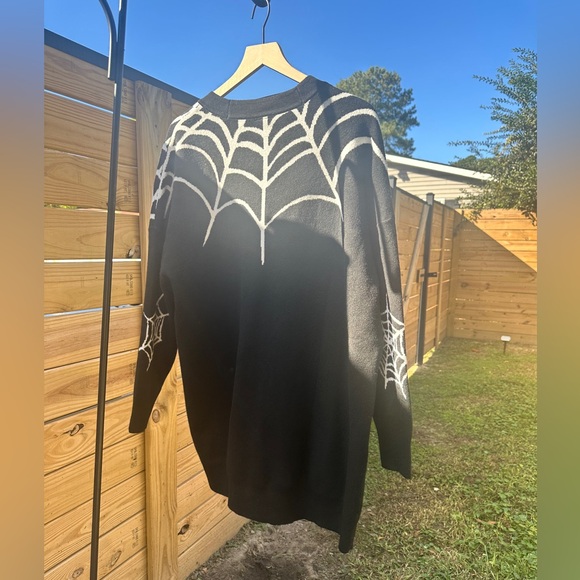 SOLD Torrid Luxe Cozy Boyfriend Cardigan Spider Web Size 2 NWT- sold out online - Picture 8 of 9